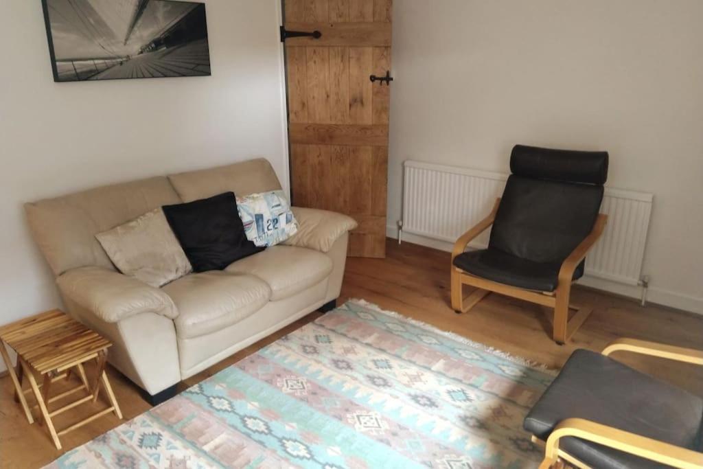 Welcoming Cottage In Chichester Near City Centre Zewnętrze zdjęcie