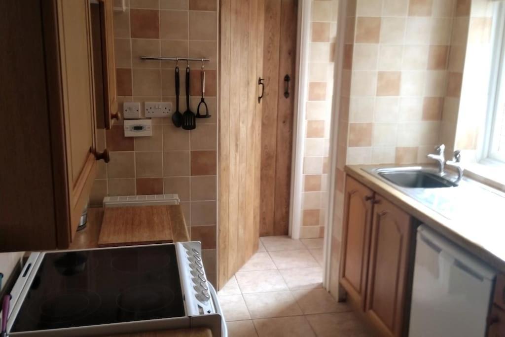 Welcoming Cottage In Chichester Near City Centre Zewnętrze zdjęcie