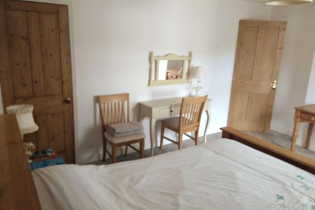 Welcoming Cottage In Chichester Near City Centre Zewnętrze zdjęcie